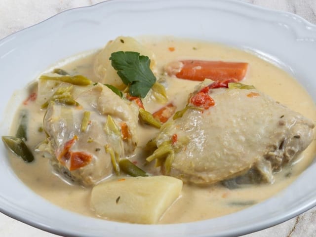 Pollo Con Crema Chapin.