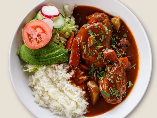 Guisado De Pollo.