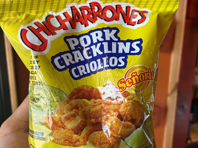 Chicharrones Tronador Criollo.
